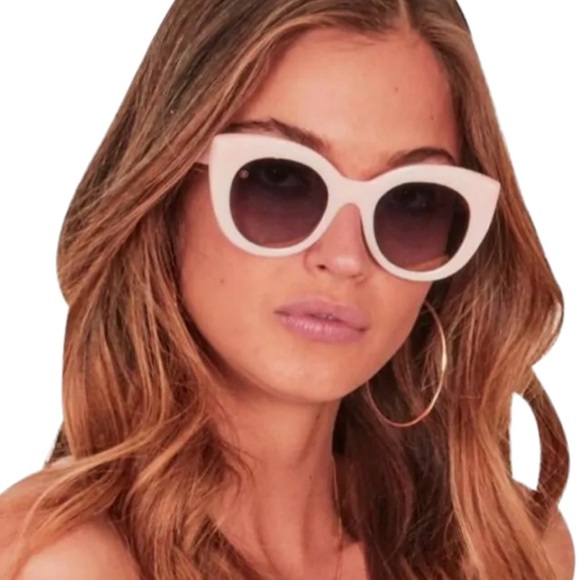 Amuse Society D’blanc Sunglasses Milky Blush Pink Retro Inspired Cat Eye Italian main image 9